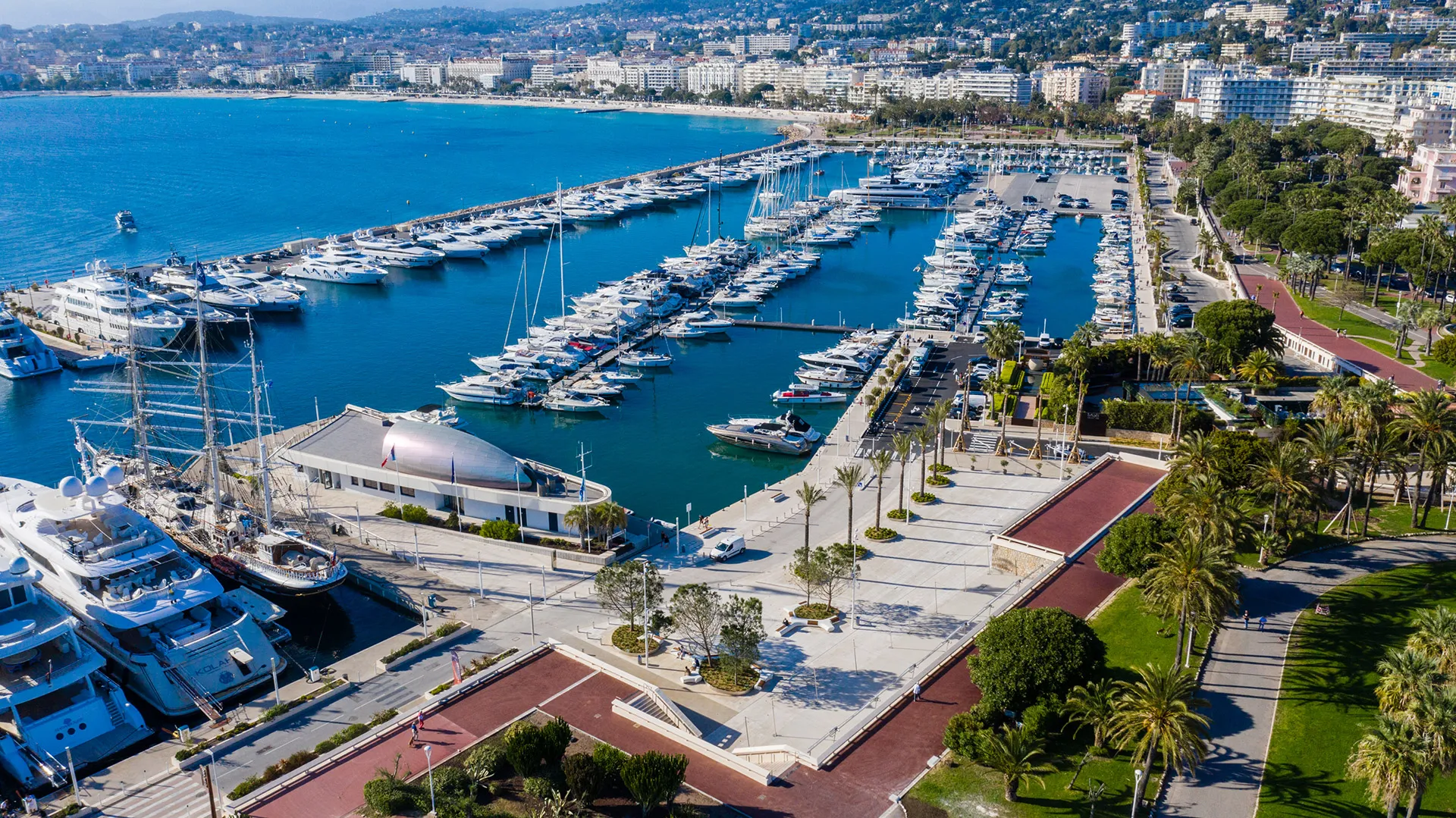 Departure & Scenic Navigation